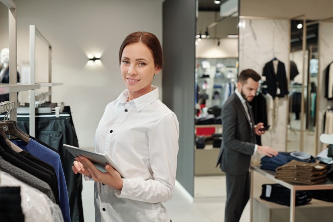 Inefficient Hourly Employee Hiring in the Retail Industry: How CloudApper AI Fixes the Process